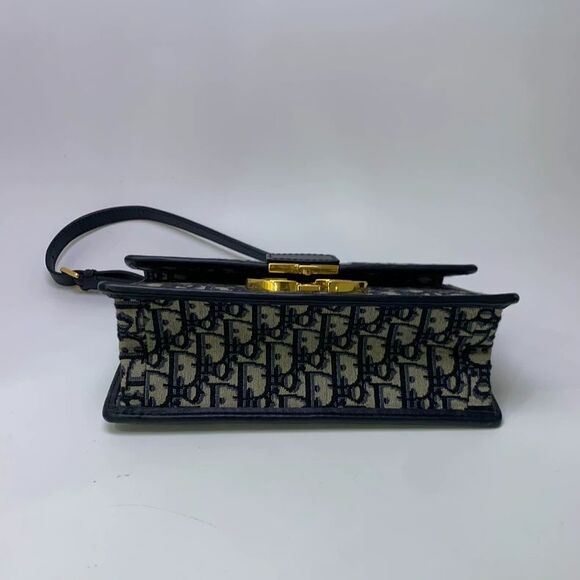 Dior Women Pre-Loved Bag Very Good Condition - Picture 6 of 9